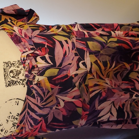 NWT-Multi Leaves Super Soft Smock Off Shoulder Top - Picture 4 of 6